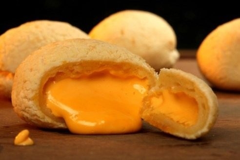 PAO DE QUEIJO RECHEADO COM CHEDAR